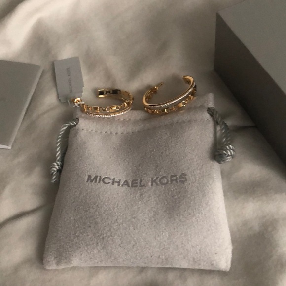 Brand New With Tags never used never worn - Picture 3 of 6